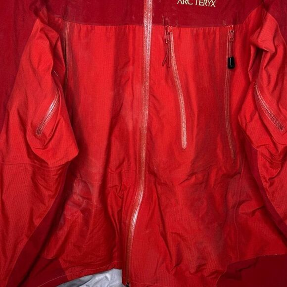 Arc'teryx Theta AR Med Sangria Gore-Tex XCR Men's Rainwear Jacket Size XL - Picture 4 of 9